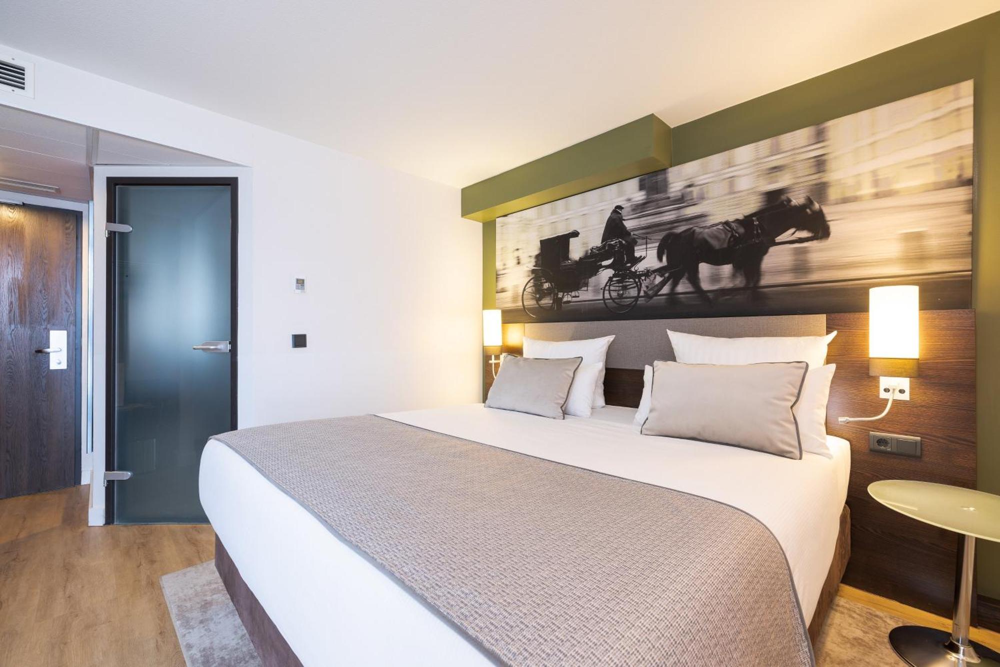 Leonardo Vienna Westbahnhof Hotel Bagian luar foto Room interior