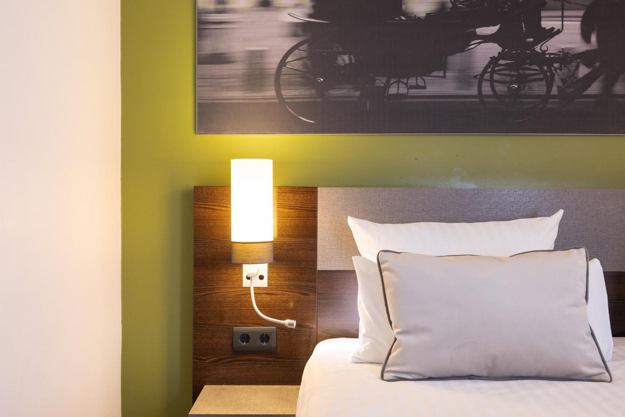 Leonardo Vienna Westbahnhof Hotel Bagian luar foto