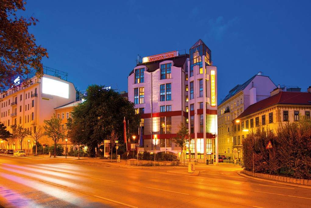 Leonardo Vienna Westbahnhof Hotel Bagian luar foto Leonclub Hotel Vienna