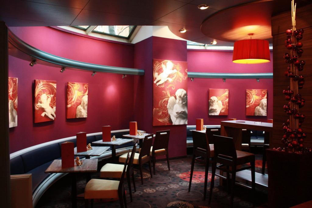Leonardo Vienna Westbahnhof Hotel Bagian luar foto Interior of a restaurant